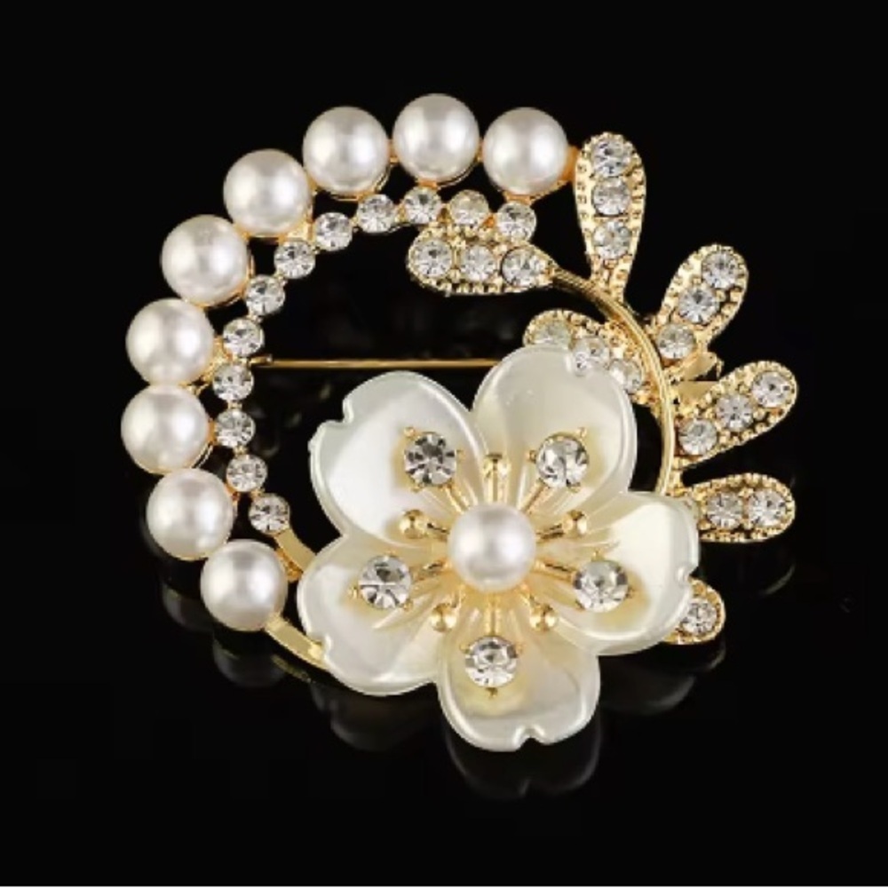 Gold Pearl Floral Brooch.